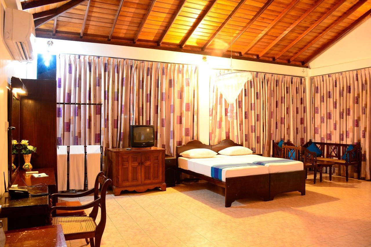 Ranmal Beach Hotel Hikkaduwa Dış mekan fotoğraf