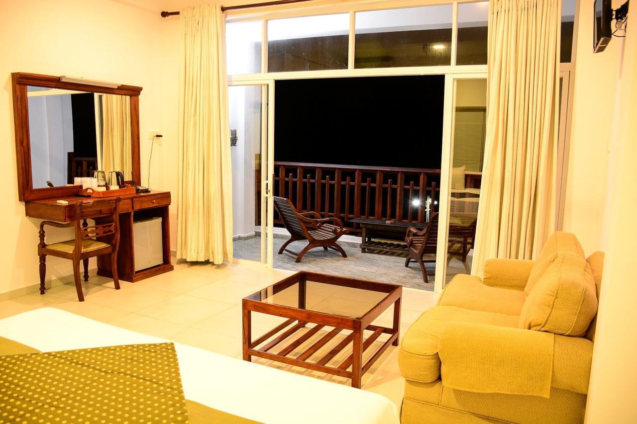 Ranmal Beach Hotel Hikkaduwa Dış mekan fotoğraf